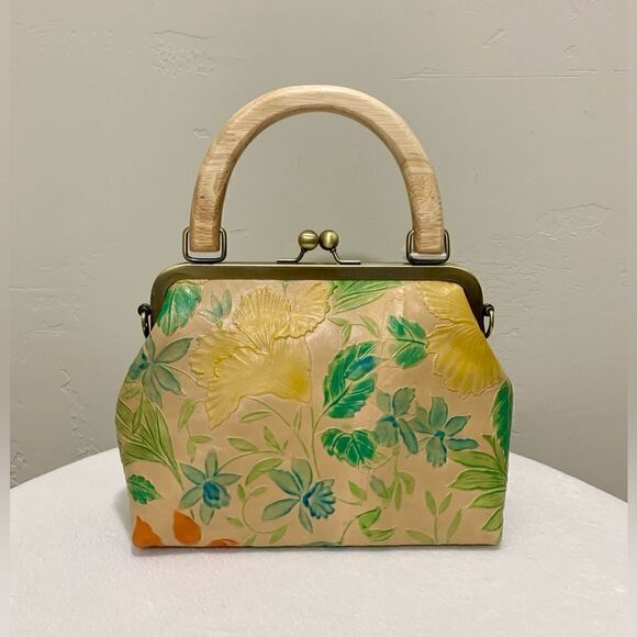 Handmade Genuine Leather Floral Embossed Wooden Handle Kisslock Bag/Crossbody - Picture 2 of 13